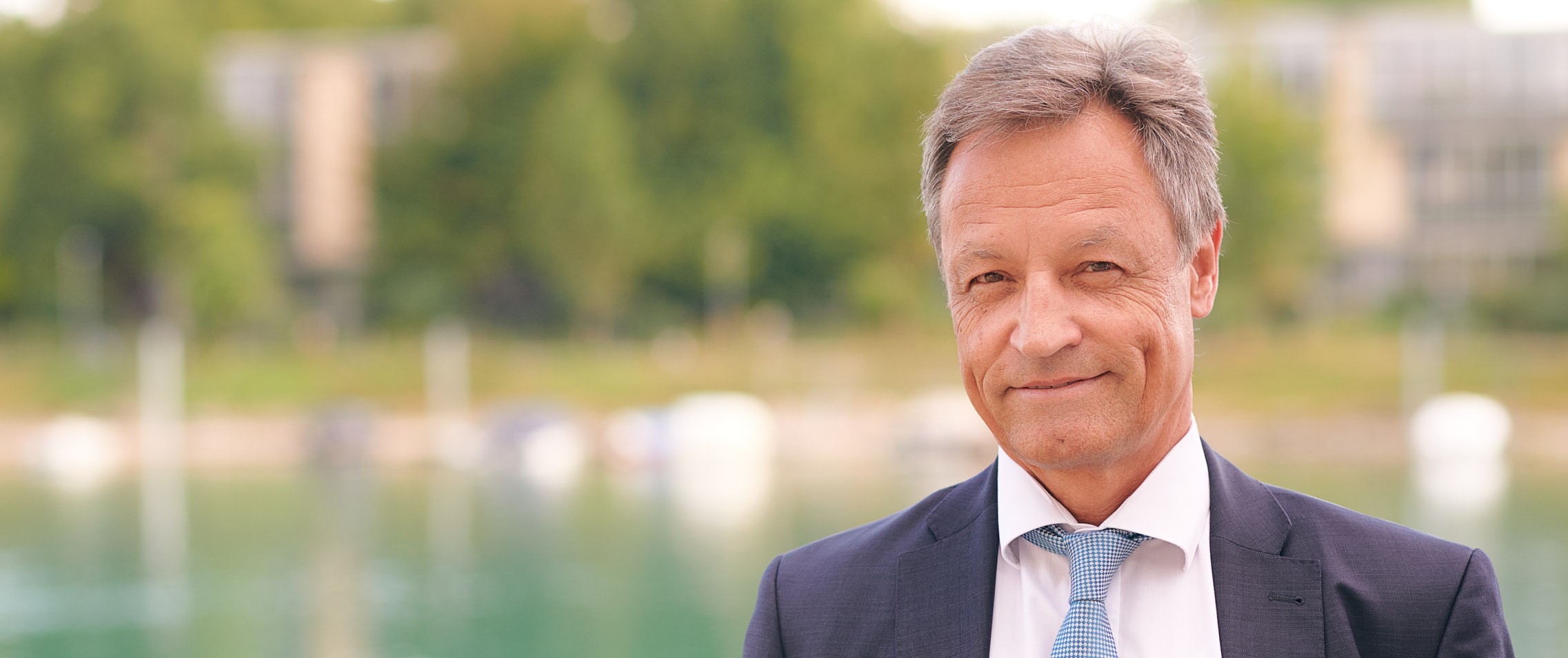 Dr. Rolf Stagat
